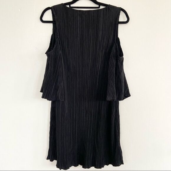 Mango MNG Suit Pleated Black Cold Shoulder Dress XS NWT - Picture 3 of 7
